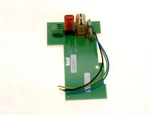 PCB mit optischen und elektrischen Komponenten, darunter ein Transformator, Kondensatoren und mehrere Kabel, geeignet für Bosch-Geräte.